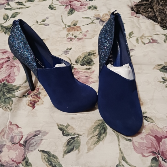 Ladies  shoes  heels royal blue brand kiss&tell size 81/2 - Picture 1 of 4